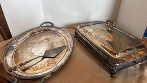 lot 1115 image: Silver Plated Serving Set with Ornate Handles and Decorative Patterns