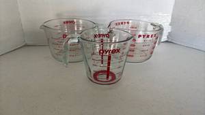 lot 1210 image: Pyrex Glass Measuring Cups Qty 3