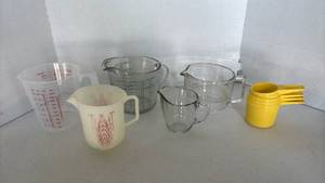 lot 1211 image: Measuring Cups Glass and Plastic