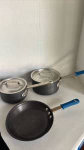 lot 1228 image: 3-Piece Hard Anodized Cookware Set with Lids