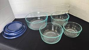 lot 1235 image: Pyrex Bowls with Lids