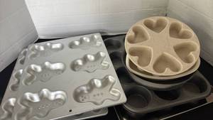 lot 1241 image: Baking Mold Set with Heart Shaped Cake Pan and other pans