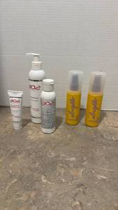 lot 1401 image: Professional Skincare Bundle - 302 professional make up remover and other along with setting spray
