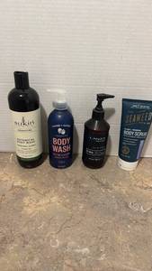 lot 1402 image: Body wash Care Products Bundle - Sukin, Hand in Hand, Lanza Wellness, Seaweed Bath Co