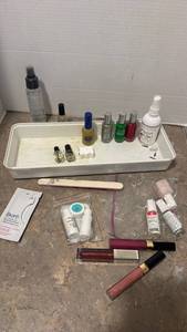 lot 1405 image: Nail polish, lip gloss and more