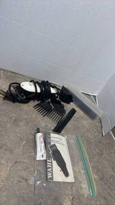 lot 1430 image: Wahl Hair Clipper Set with Accessories and Instruction Manual