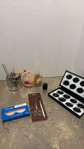 lot 1454 image: Beauty Makeup Tools and False Eyelashes Collection