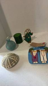 lot 1515 image: Bud vase, angel figurine and more