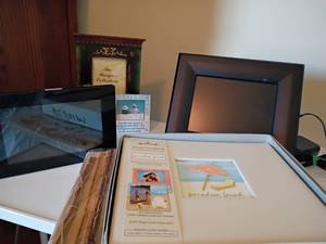 lot 1609 image: 2 Digital Photo Framed, Picture Frames and Scrap Books