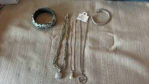 lot 1908 image: Necklaces and bracelets