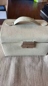 lot 1943 image: White Jewelry Box with Mirror and Compartments