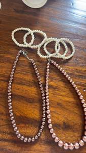 lot 1947 image: Bracelets and necklaces