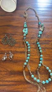 lot 1948 image: Earrings and necklace