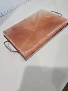 lot 1294 image: Himalayan Pink Salt Cooking Block with Metal Serving Tray