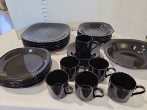 lot 1297 image: Mikasa black dinnerware, service for 6, plus a serving bowl