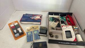 lot 1526 image: Complete Sewing Kit with Singer Needles, Darners, Scissors and Accessories