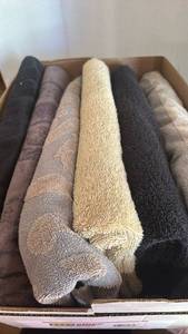 lot 1540 image: Bath towels