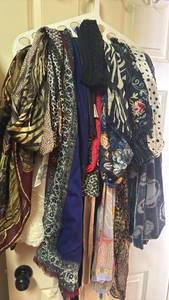lot 1565 image: Scarves
