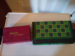 lot 1622 image: Dominoes, Backgammon and Chess