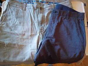 lot 1627 image: Mens Shorts.  Tommy Bahama.  Size 36 and 35