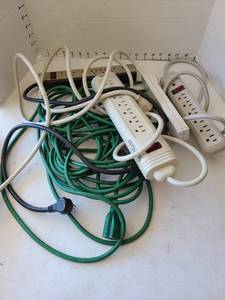 lot 3004 image: Extension cord and power strips.