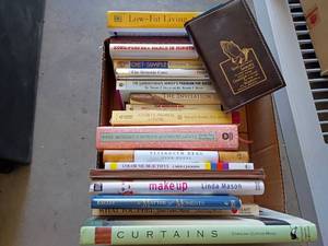 lot 3427 image: Books.  The Invitation