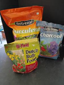 lot 3444 image: Lawn and Garden Products