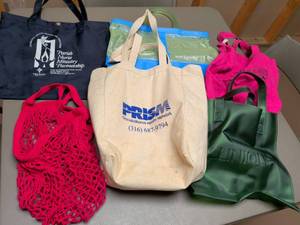 lot 6 image: Mixed Tote Bag Collection Bundle