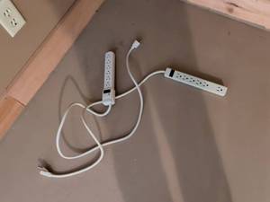 lot 53 image: White Power Strip Surge Protector with Multiple Outlets