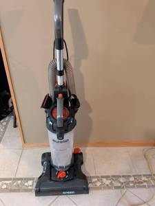 lot 78 image: Eureka PowerSpeed Upright Vacuum Cleaner