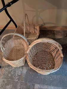 lot 87 image: Wicker Basket Collection with Handles