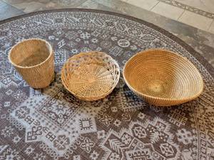 lot 89 image: Handwoven Wicker Basket Set