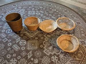 lot 90 image: Set of 5 Wicker  Baskets