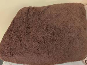 lot 94 image: Brown Fleece  Blanket