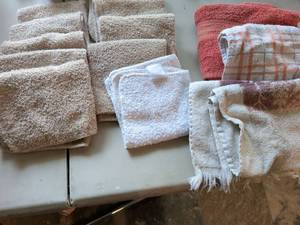 lot 112 image: Mixed Wash Clothes Hand Towels