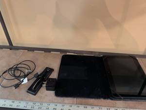 lot 118 image: Amazon Kindle Fire HD 7 Tablet with Charging Stand and Cables