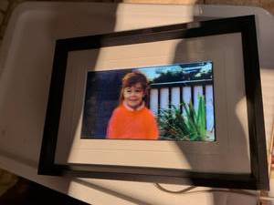 lot 143 image: Kodak EasyShare Digital Picture Frame with Accessories