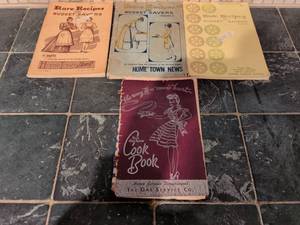lot 175 image: Home Town News Recipe and Budget Savers Cookbook Collection