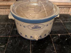 lot 187 image: Rival Crock-Pot Stoneware Slow Cooker with plastic Lid