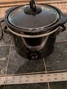 lot 190 image: Crock-Pot Black Slow Cooker with Glass Lid