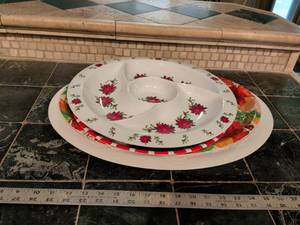 lot 193 image: Holiday Themed Serving Platters