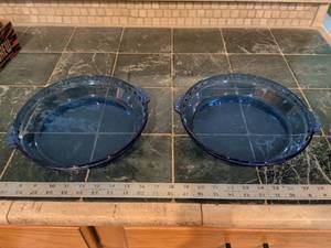 lot 205 image: Pyrex Blue Glass Pie Plates Set of 2
