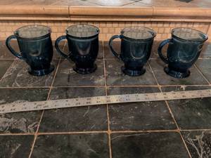 lot 208 image: Blue Glass Coffee Mug Set of 4