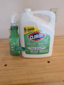 lot 242 image: Clorox Clean-Up Cleaner  Bleach Refill Kit