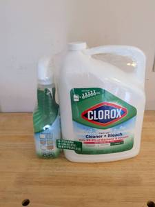 lot 243 image: Clorox Clean-Up Cleaner and Bleach Refill Set