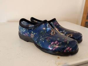 lot 249 image: Sloggers Womens Waterproof Garden Clogs Size 10