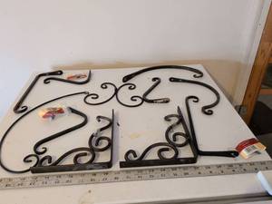 lot 262 image: Black Metal Decorative Wall Brackets and Hooks Set