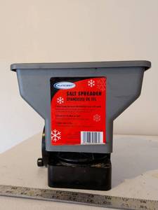 lot 266 image: Suncast Hand Crank Salt Spreader for Ice and Snow