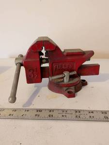 lot 273 image: Fuller 3.5 Inch Bench Vise with Swivel Base