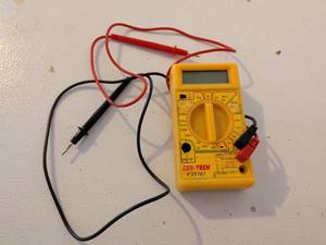 lot 278 image: Cen-Tech P35761 Digital Multimeter with Test Leads
